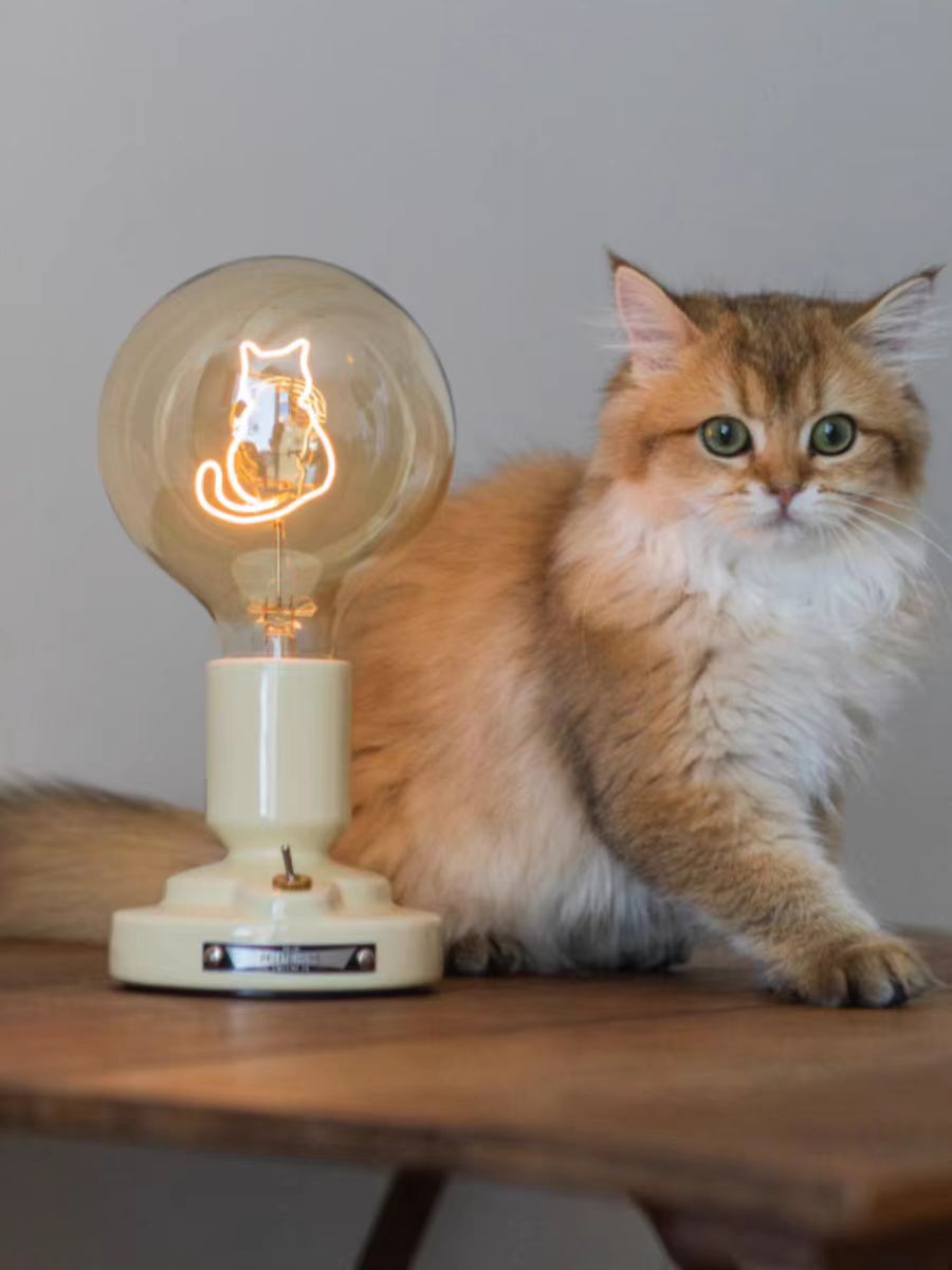 Cat series (wireless table lamp)